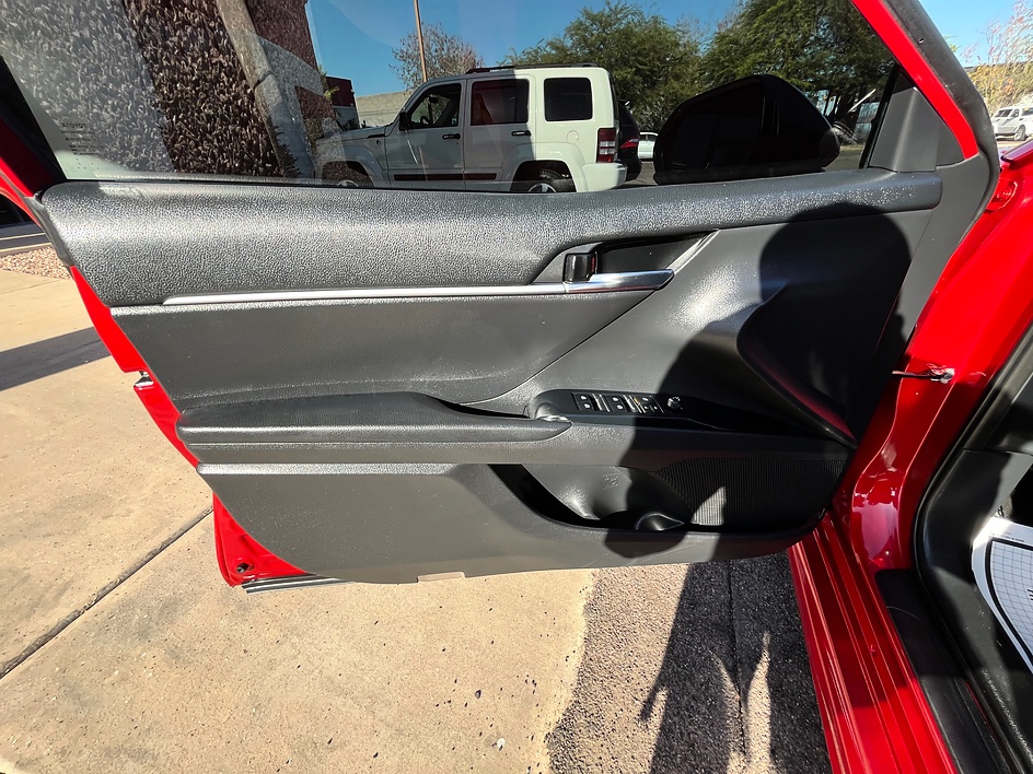2019 Toyota Camry SE - Photo 10