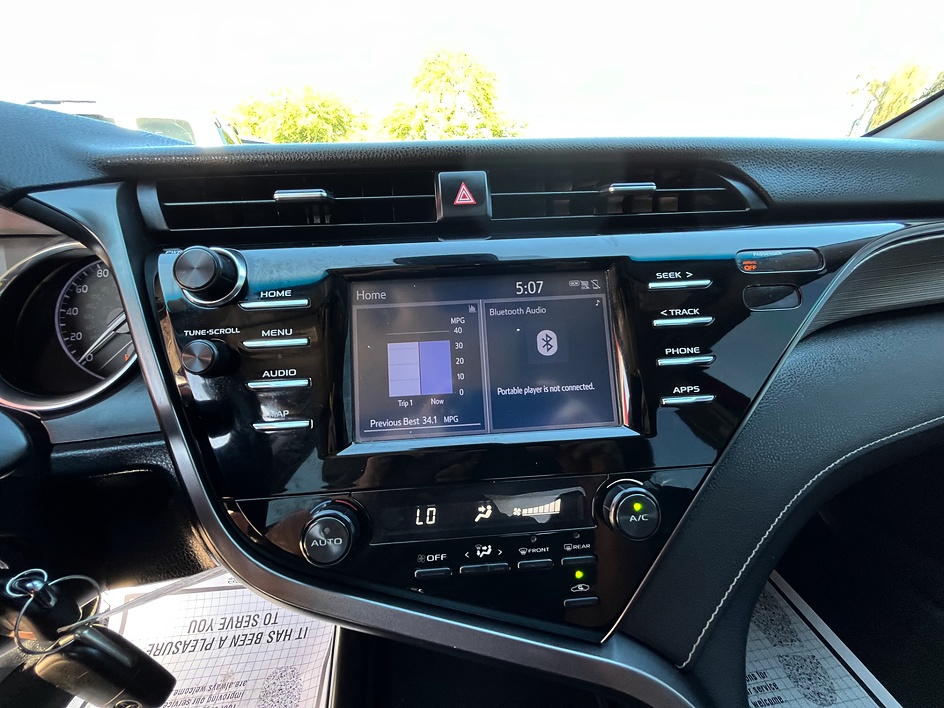 2019 Toyota Camry SE - Photo 24
