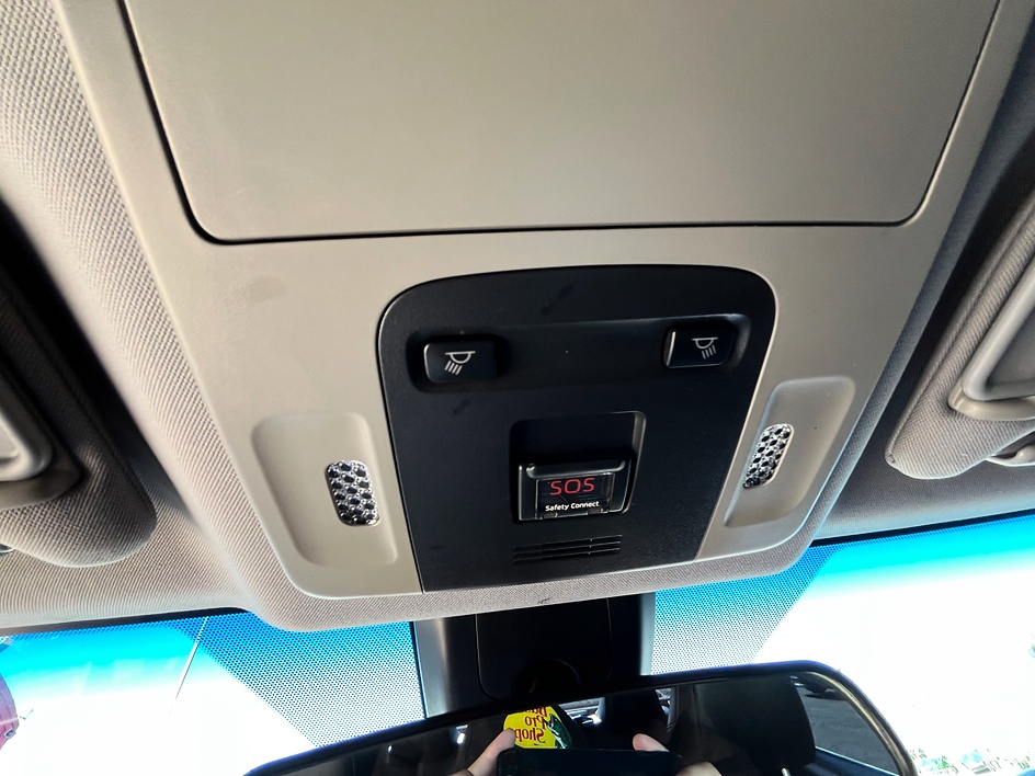 2019 Toyota Camry SE - Photo 25