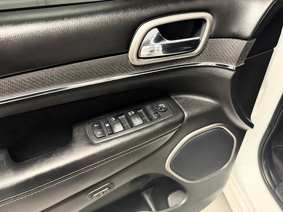2017 Jeep Grand Cherokee SRT - Photo 19