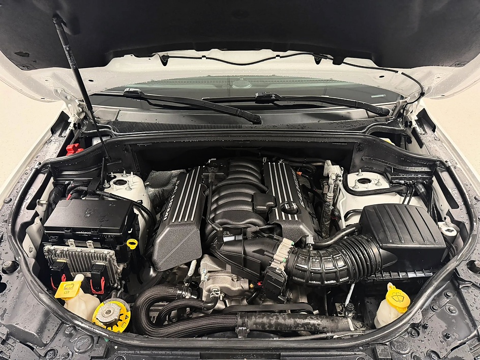 2017 Jeep Grand Cherokee SRT - Photo 9