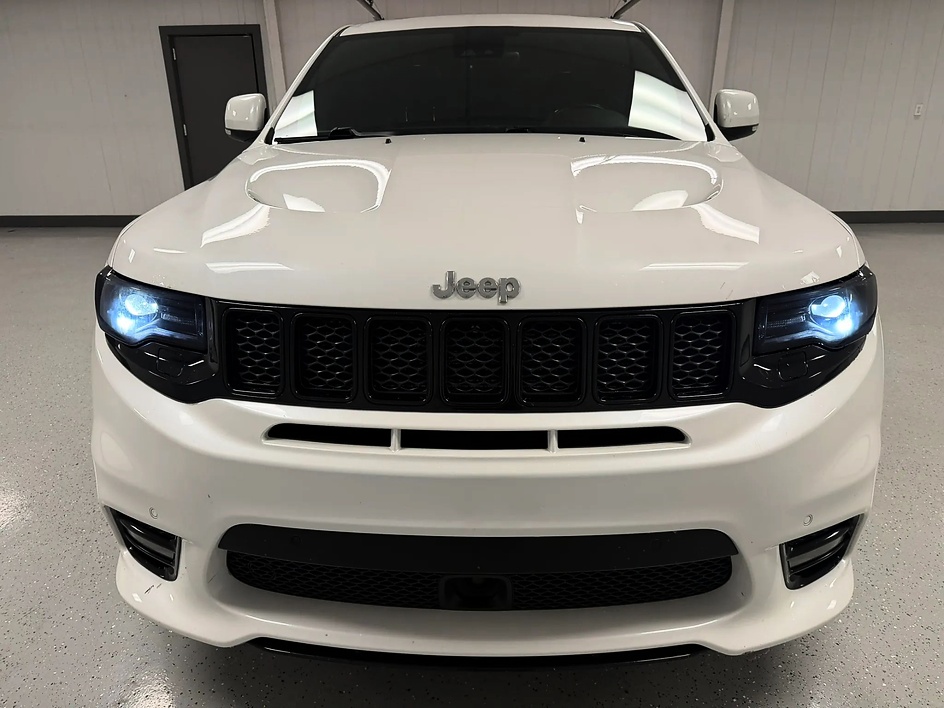 2017 Jeep Grand Cherokee SRT - Photo 10