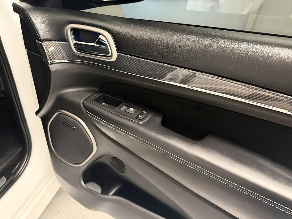 2017 Jeep Grand Cherokee SRT - Photo 18