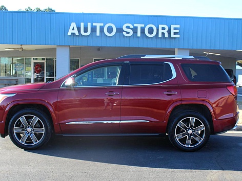 2019 GMC Acadia Denali's photo