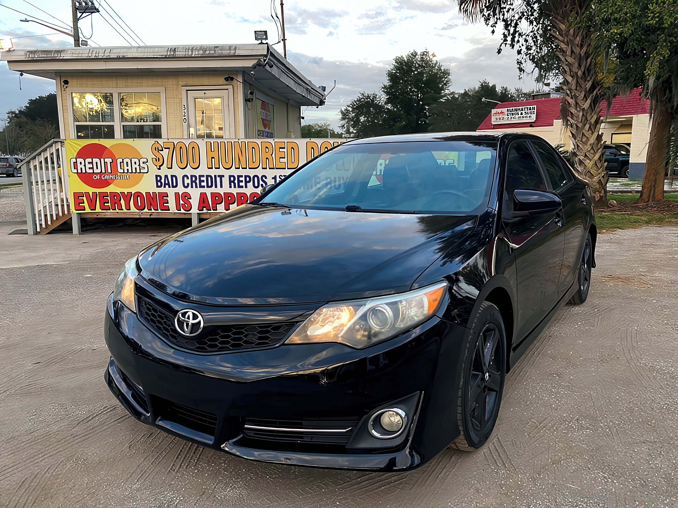 2013 Toyota Camry LE's photo