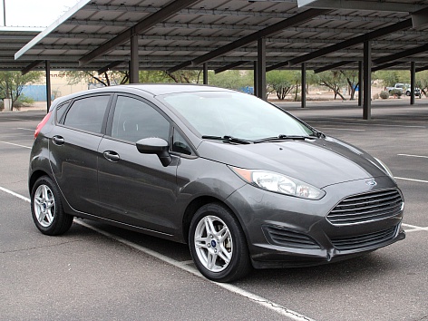 2017 Ford Fiesta SE's photo