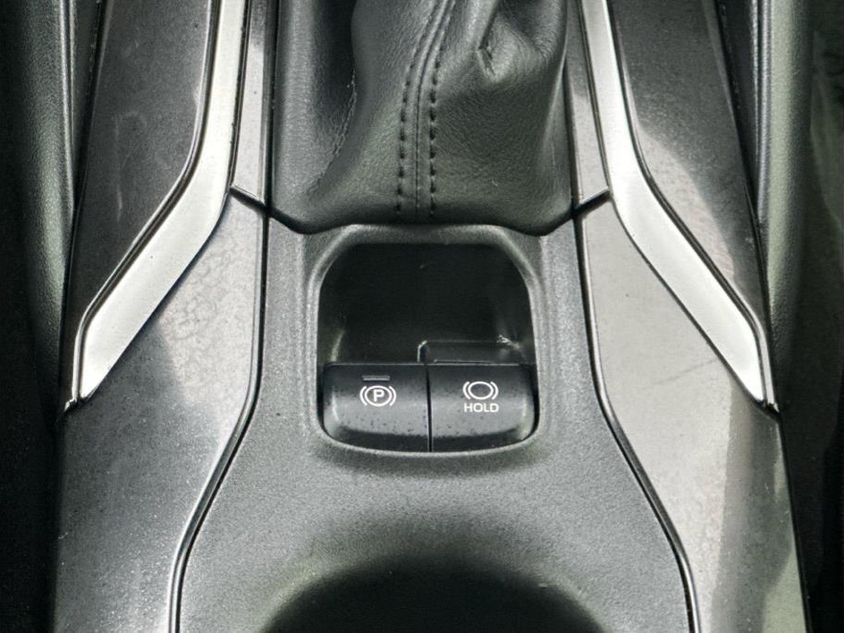 2021 Toyota Corolla LE - Photo 17