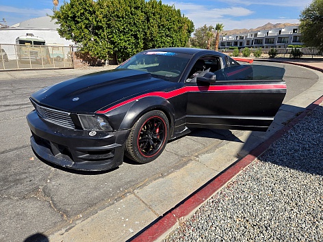 2005 Ford Mustang GT Premium's photo