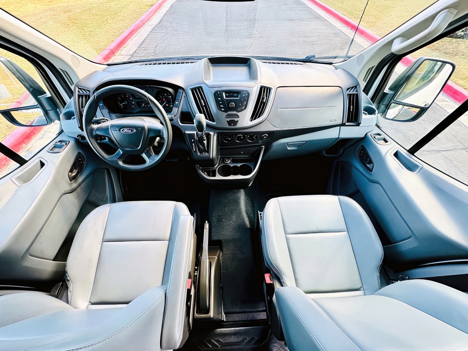 2016 Ford Transit Passenger photo 3