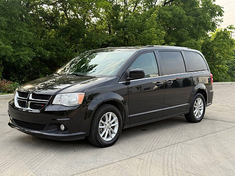 2019 Dodge Grand Caravan SXT's photo