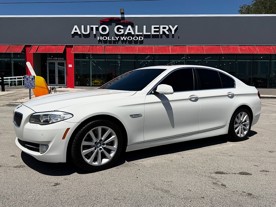 2012 BMW 5 Series 535i Sedan's photo