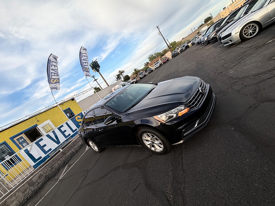 2018 Volkswagen Passat 2.0T S Auto's photo