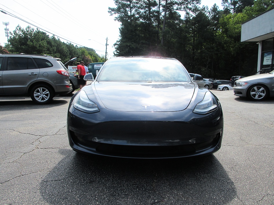 Tesla Model 3 photo 2