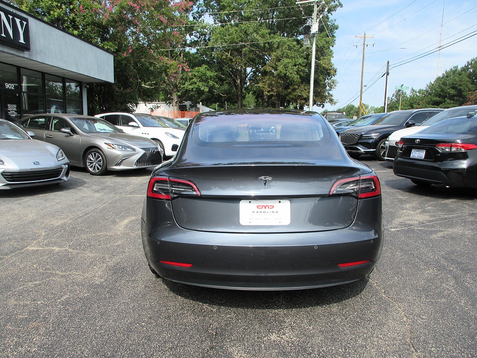 Tesla Model 3 photo 6