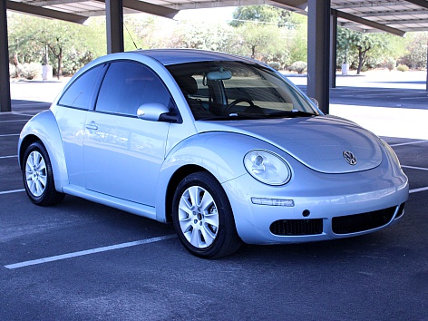 2009 Volkswagen New Beetle Base