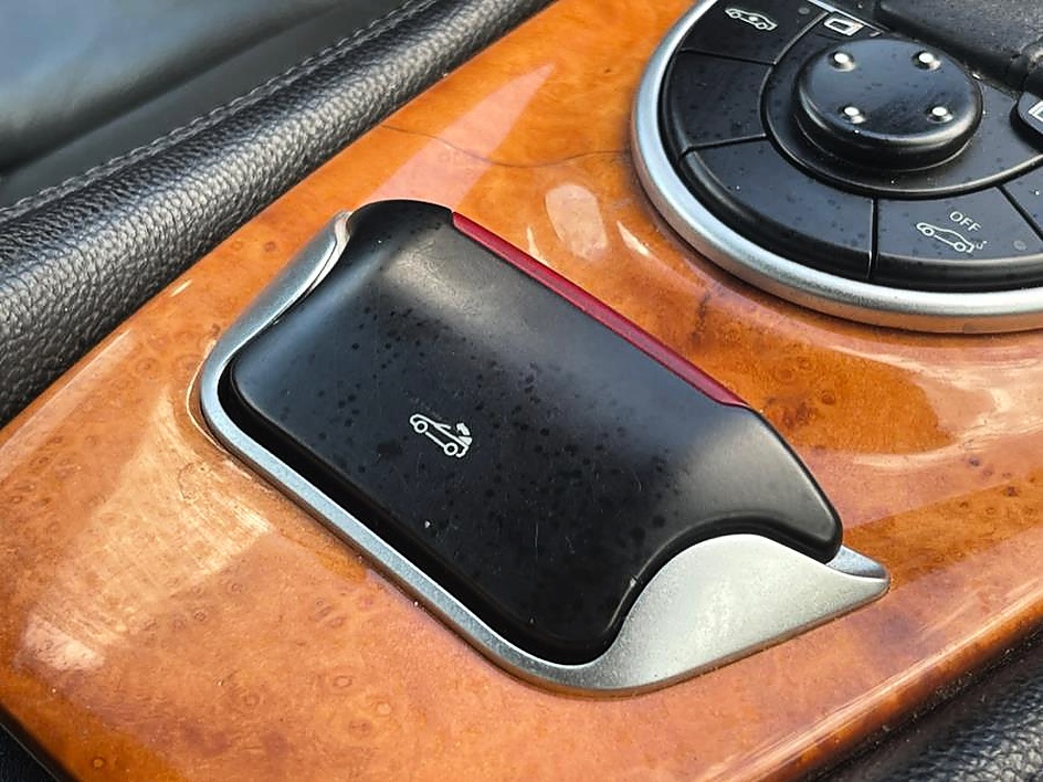 2004 Mercedes-Benz SL-Class SL500 - Photo 22