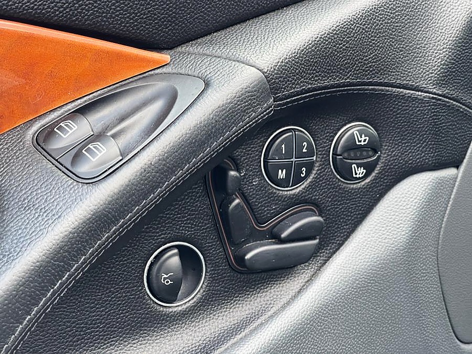 2004 Mercedes-Benz SL-Class SL500 - Photo 27