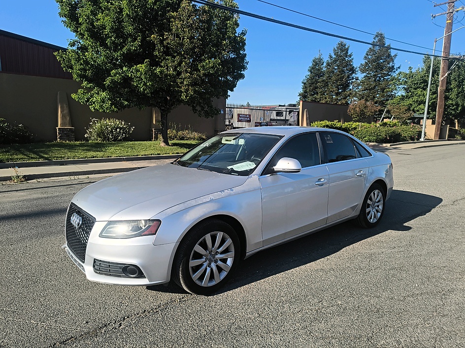 2009 Audi A4 2.0 TFSI quattro Tiptronic's photo