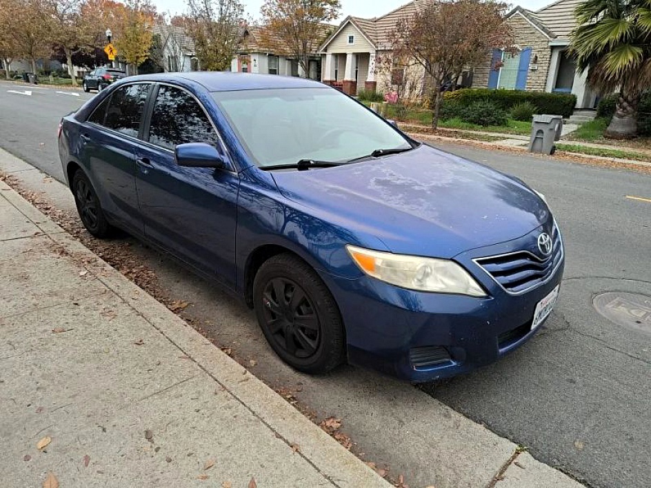 2011 Toyota Camry LE