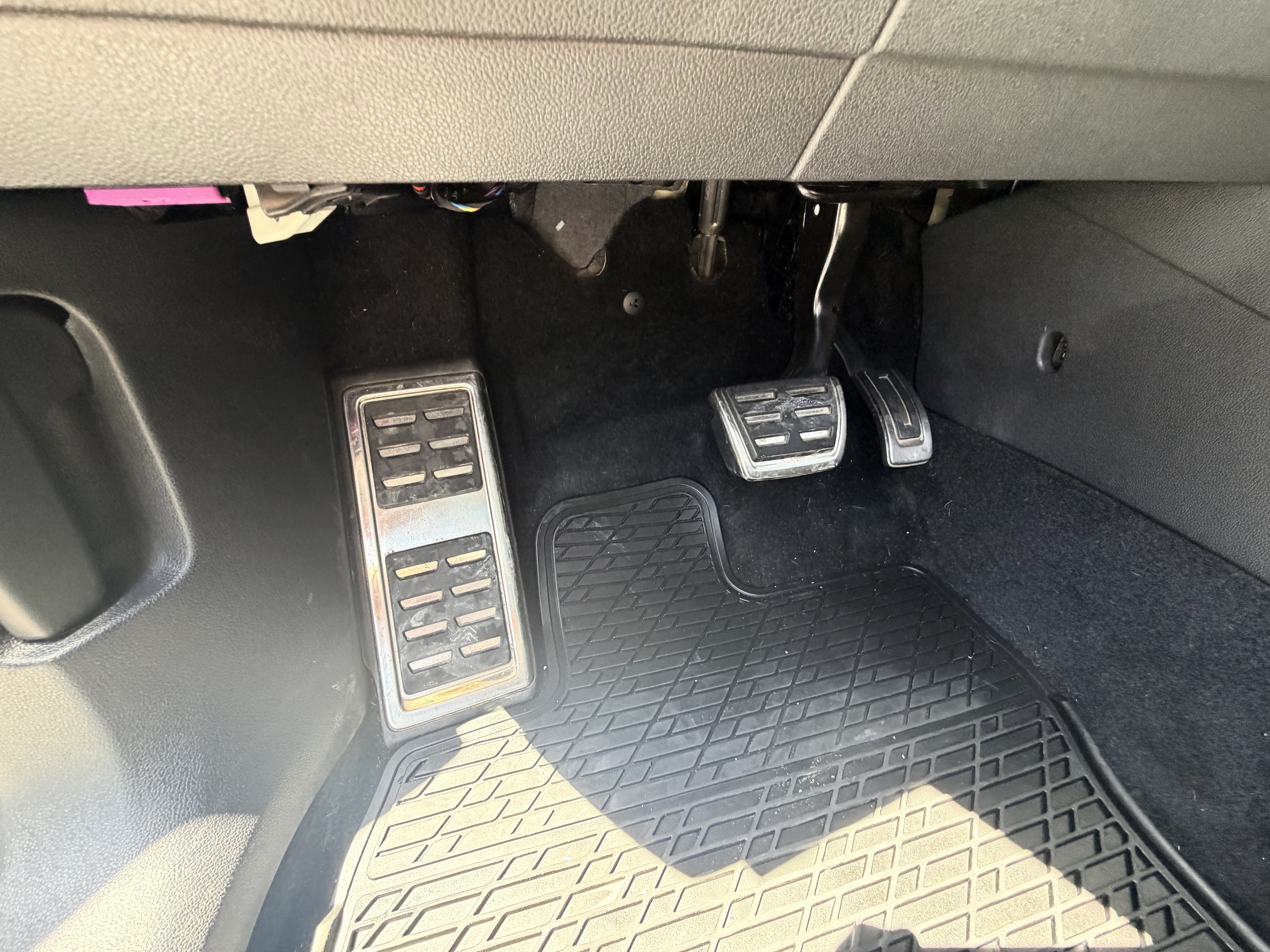 2021 Volkswagen Tiguan SE R-LINE BLACK - Photo 19