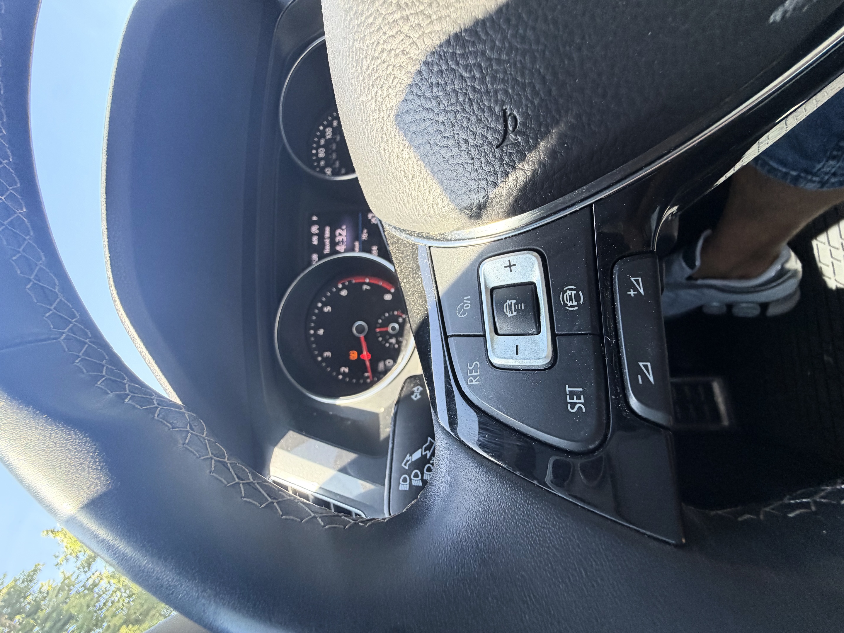 2021 Volkswagen Tiguan SE R-LINE BLACK - Photo 23