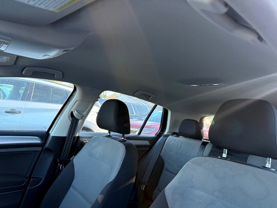 2016 Volkswagen e-Golf e-Golf SE - Photo 11