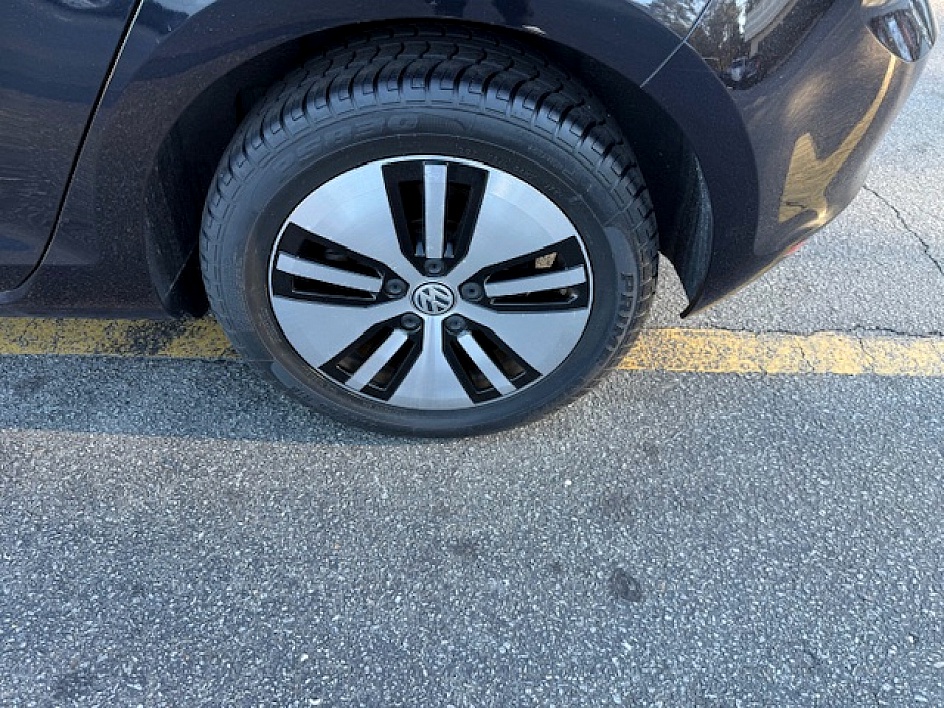 2016 Volkswagen e-Golf e-Golf SE - Photo 10