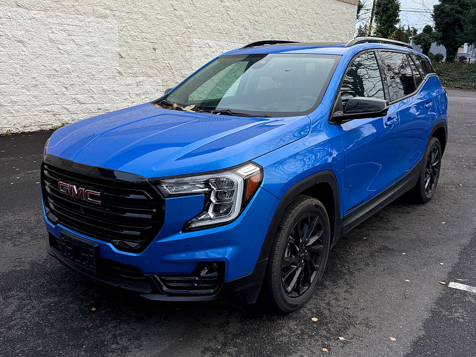 2024 GMC Terrain SLT's photo