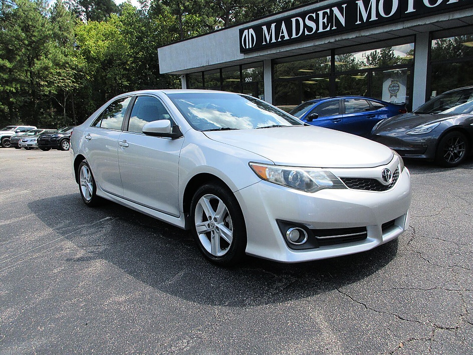 Toyota Camry photo 3