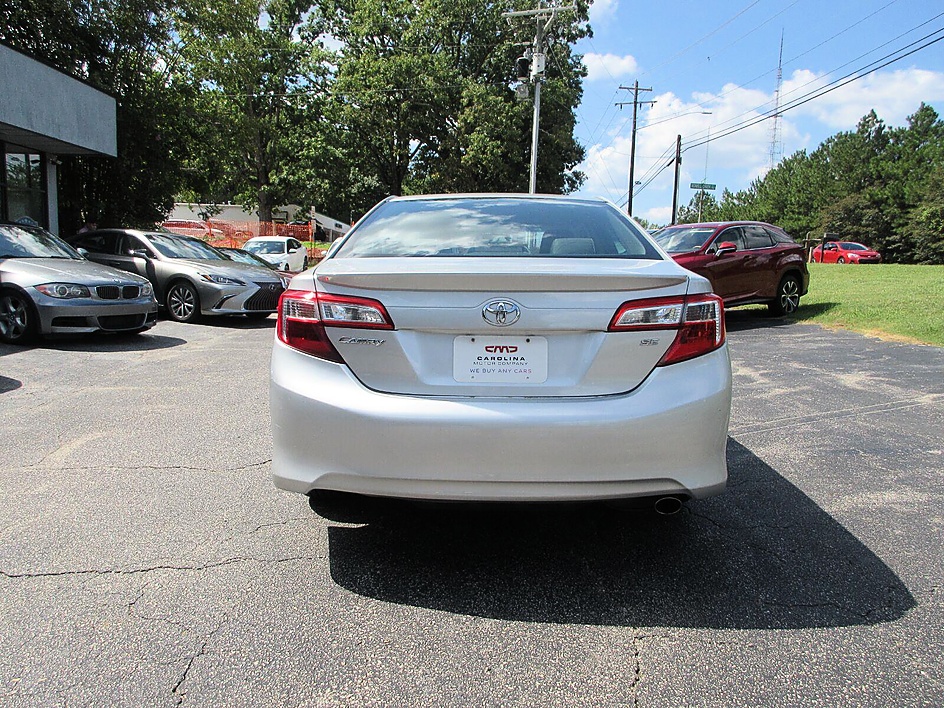 Toyota Camry photo 6