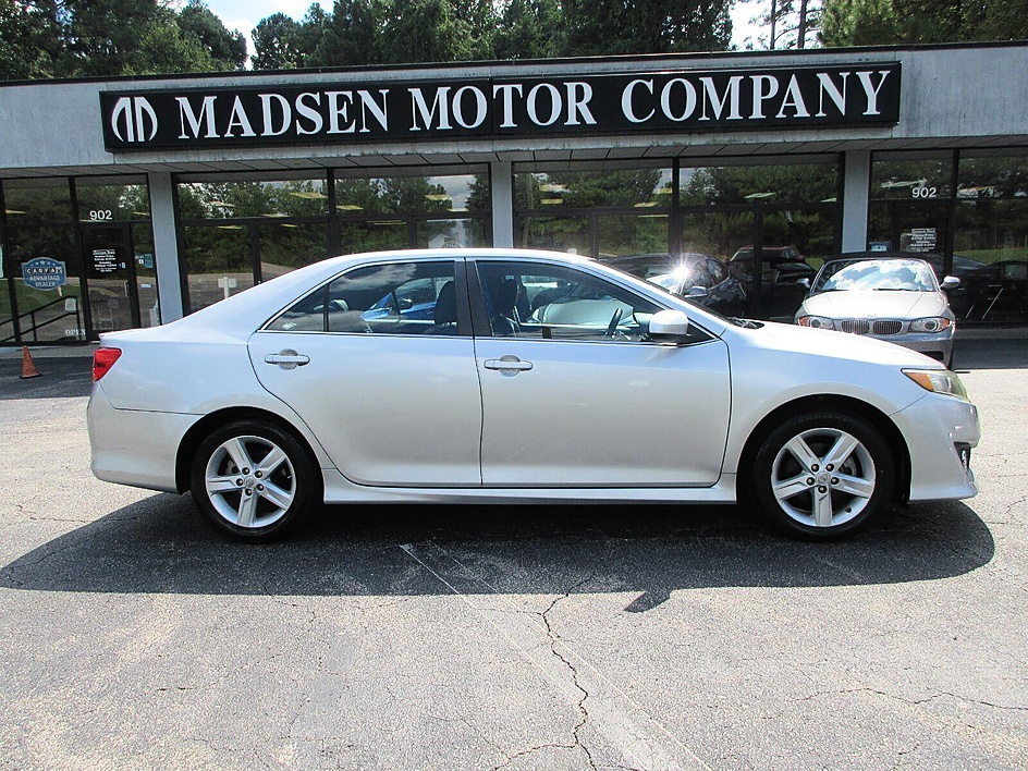 Toyota Camry photo 4