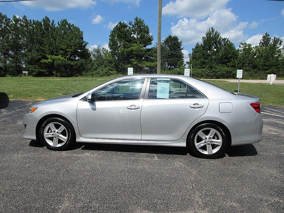 Toyota Camry photo 8