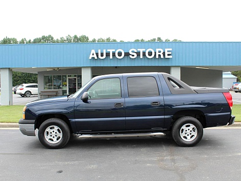 2004 Chevrolet Avalanche Base