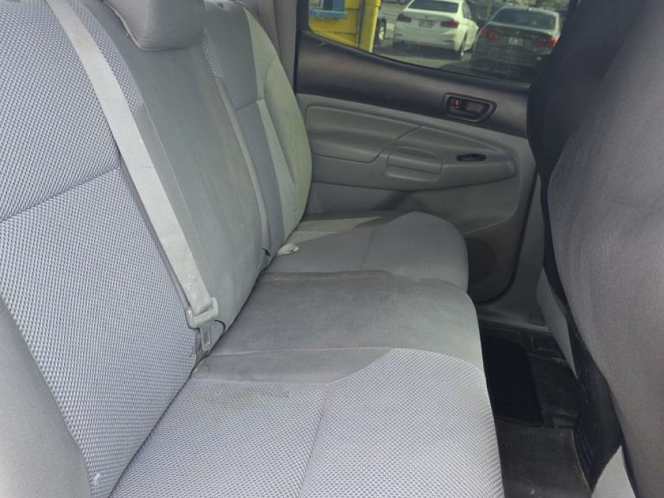 2013 Toyota Tacoma Double Cab photo 3