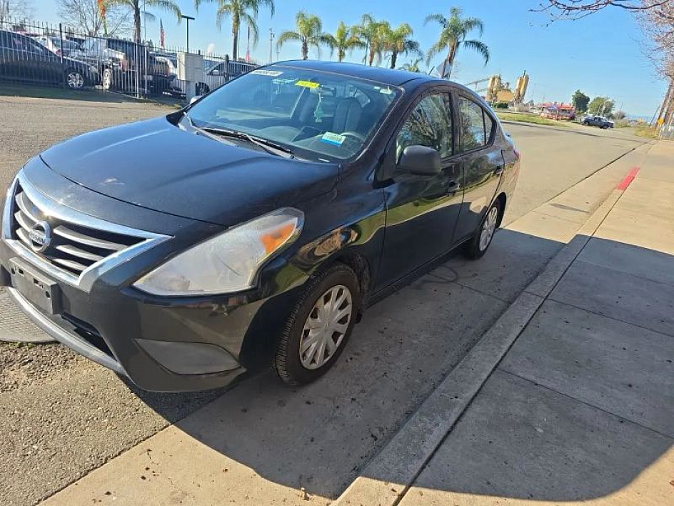 2015 Nissan Versa Sedan S Plus