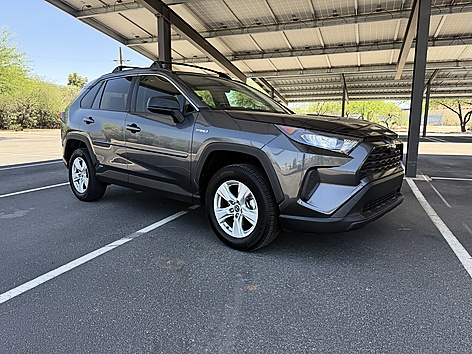 2020 Toyota RAV4 Hybrid LE AWD's photo