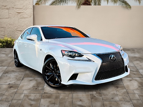 2016 Lexus IS 200t's photo