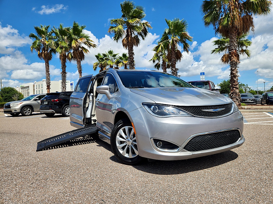 2018 Chrysler Pacifica Touring L