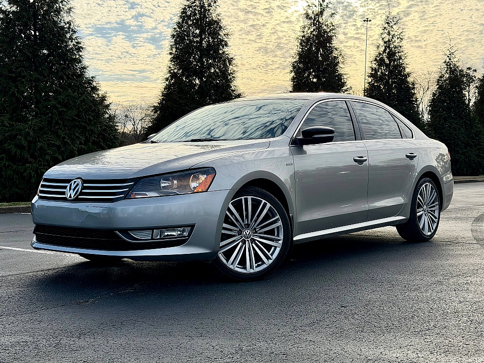 2014 Volkswagen Passat Sport