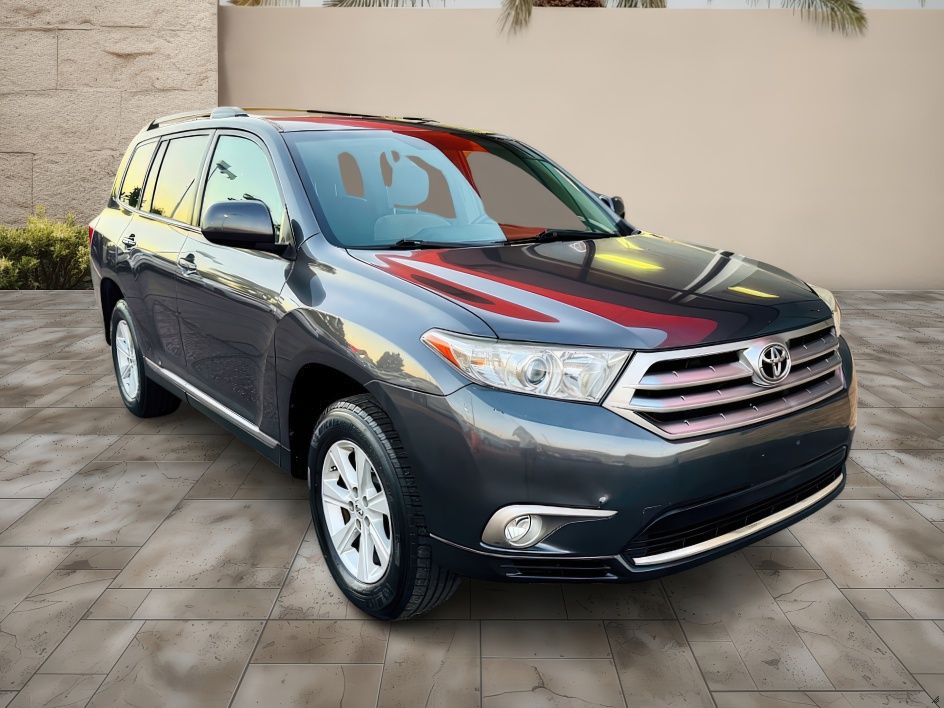 2013 Toyota Highlander Plus photo 5