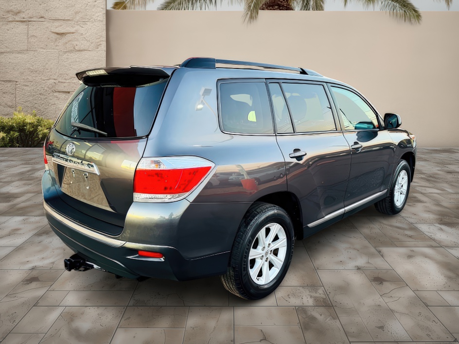 2013 Toyota Highlander Plus photo 7