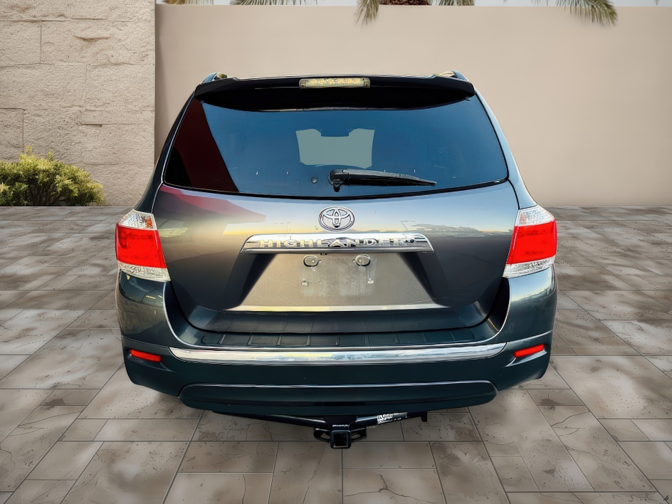 2013 Toyota Highlander Plus photo 10