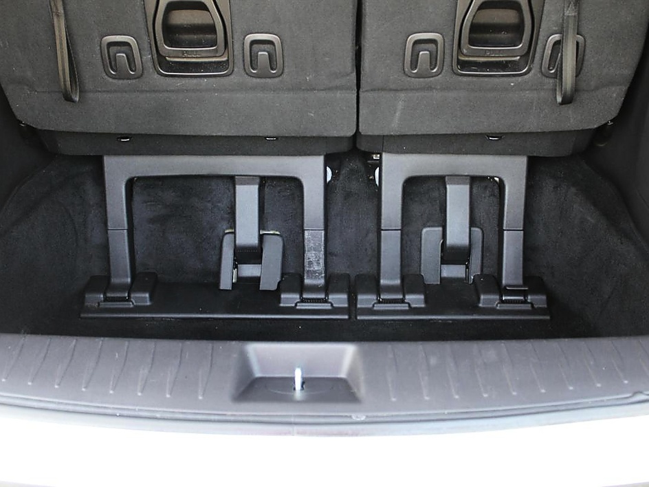 2023 Kia Carnival LX Seat Pkg - Photo 9