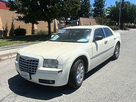 2009 Chrysler 300 Touring 26P's photo