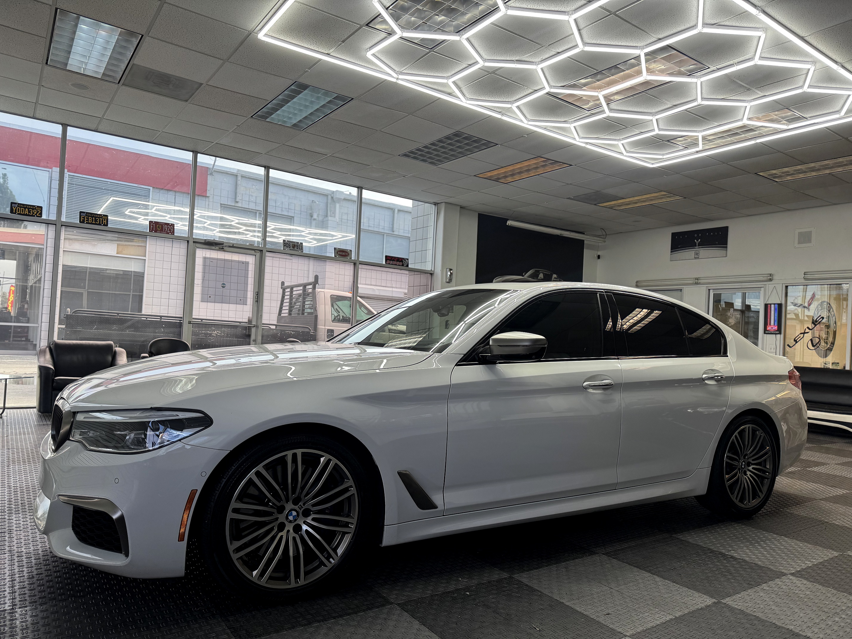 2018 BMW 5 Series M550i's photo