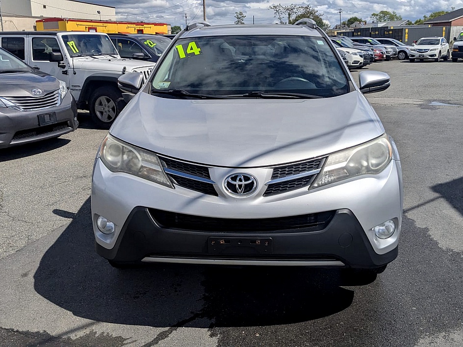 2014 Toyota RAV4 XLE's photo