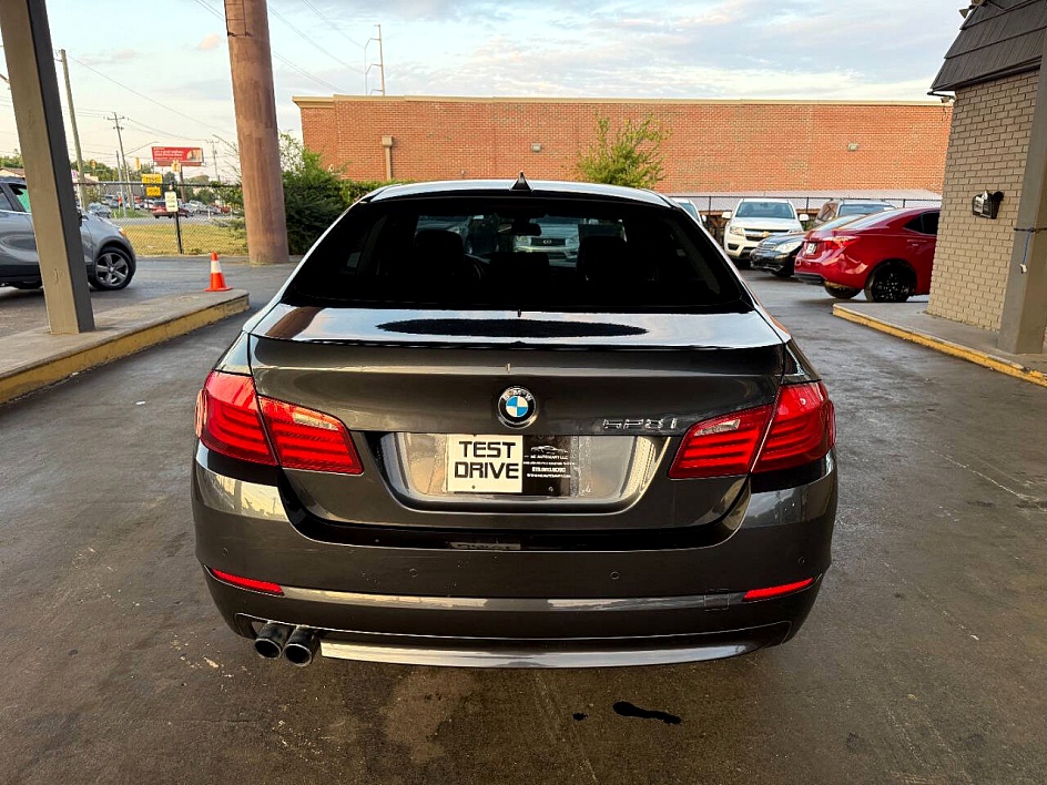 2012 BMW 5 Series 528i - Photo 5