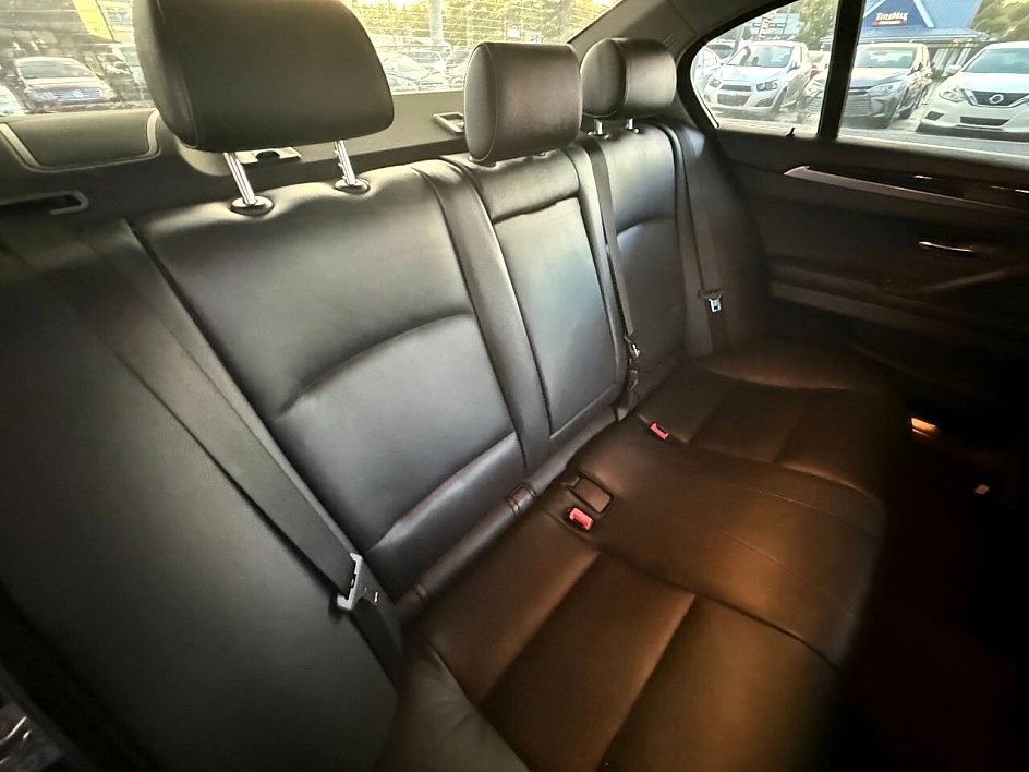 2012 BMW 5 Series 528i - Photo 18
