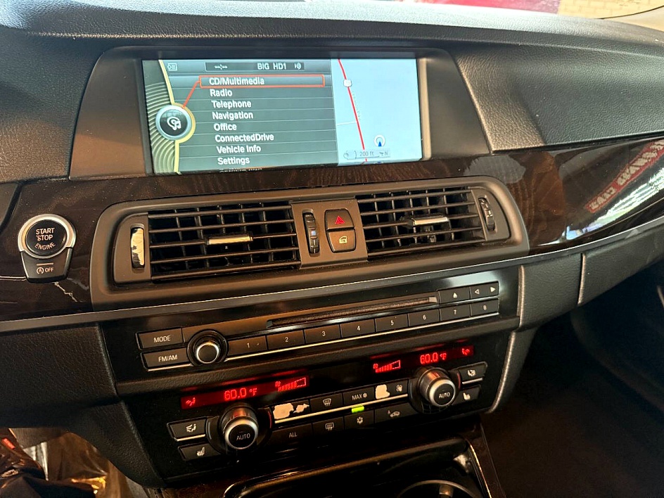 2012 BMW 5 Series 528i - Photo 25
