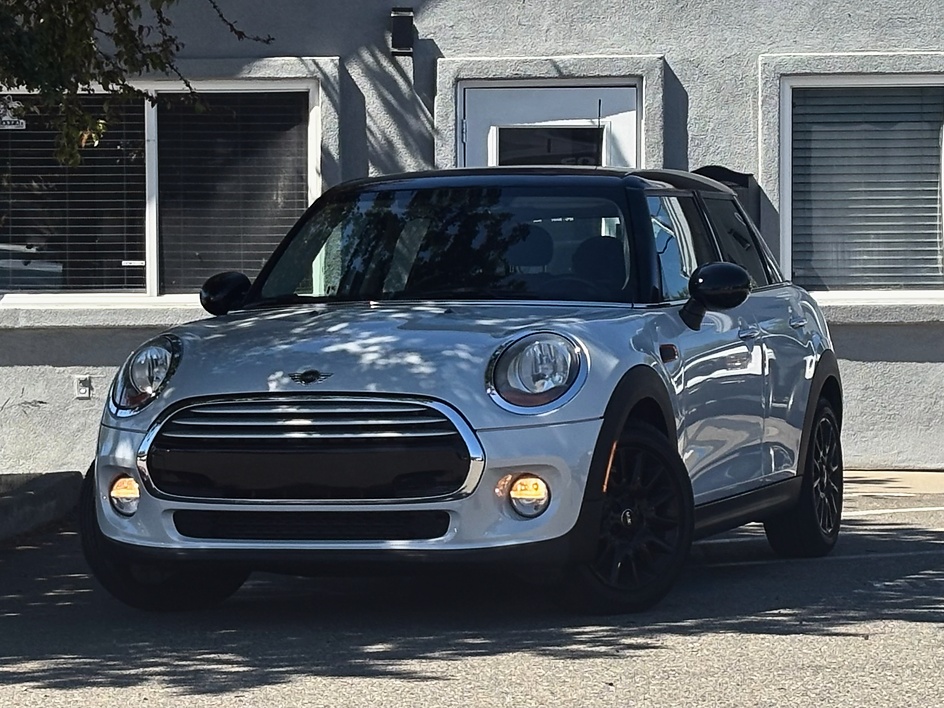 2015 MINI Cooper - 4 Door's photo